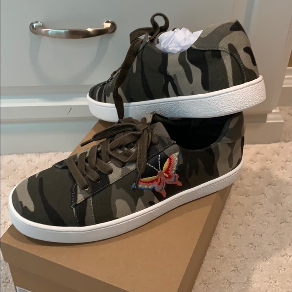 Johnny Was embroidered canvas sneaker